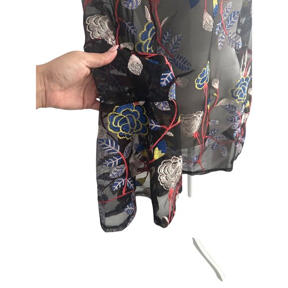 UPS & DOWNS Black Sheer Floral Bell Sleeve Top Size 2X - Picture 2 of 7